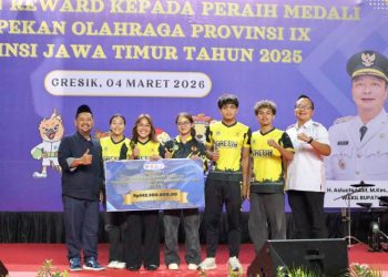 Bupati Gresik Serahkan Bonus Rp 9,3 milliar Kepada Atlet, Pelatih, Asisten Pelatih dan Official Porprov IX Jatim