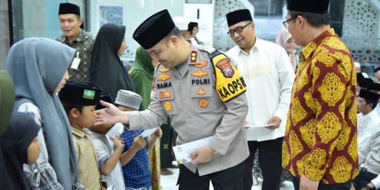 Perkuat Sinergi dan Kamtibmas, Kapolres Gresik Hadiri Safari Ramadhan 1447 H di Duduksampeyan