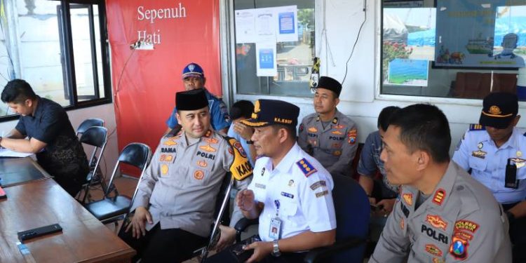Pastikan Pengamanan Mudik Laut Siap, Kapolres Gresik Tinjau Pos Pam Pelabuhan