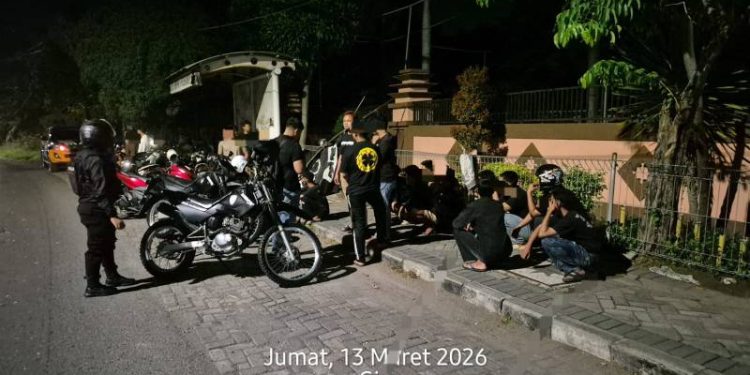 Patroli Dini Hari Polres Gresik Amankan 21 Pelajar Konvoi Sahur on the Road