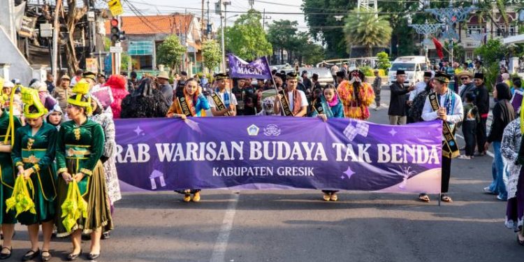 Jelang Kontes Bandeng Kawak 2026, Pemkab Gresik Gelar Kirab Budaya WBTb