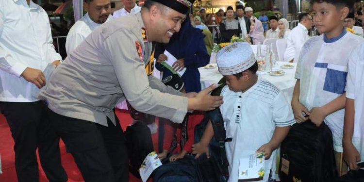 Kawal Meriahnya Kontes Bandeng Kawak 2026, Polisi Sapa Warga di Bandar Grisse