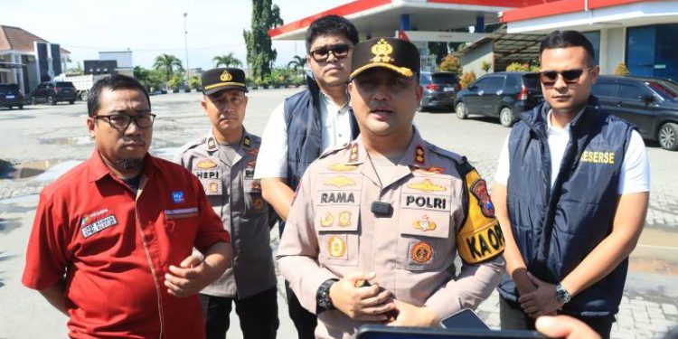 Pastikan Stok BBM Aman Jelang Lebaran, Polres Gresik Sidak SPBU