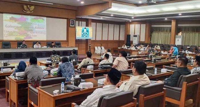 Kompak, DPRD dan Pemkab Gresik Tangani Banjir Kali Avoor Driyorejo