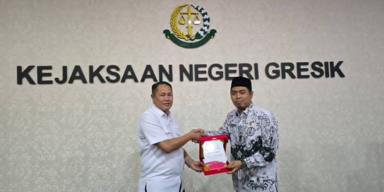 PGRI Gresik dan Kejari Jalin Sinergi untuk Perlindungan Hukum bagi Ribuan Guru