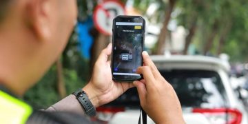 Tingkatkan Kedisiplinan di Jalan, Satlantas Polres Gresik Resmi Operasikan ETLE Handheld