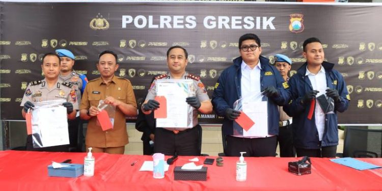 Polres Gresik Bongkar Penipuan Rekrutmen ASN, Tersangka Raup Rp1,5 Miliar dari Jual Beli SK Palsu