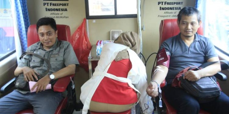 PT Freeport Indonesia Dukung Baksos Kesehatan Komunitas Wartawan Grissee 