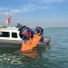 Satpolairud Polres Gresik bersama Tim SAR Gabungan Akhirnya Berhasil Mengevakuasi Korban Ketiga Perahu Tenggelam