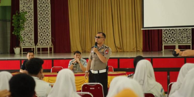 Tekan angka Kecelakaan Pelajar, Satlantas Polres Gresik Gencarkan Police Goes To School