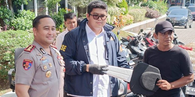 Polres Gresik Berhasil Ungkap Lima Kasus Kejahatan, Korban Bersyukur Motor dan Barang Berharga Kembali