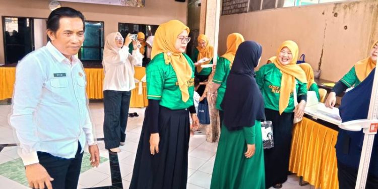 Posyandu Nasional di Pranti Menganti, Ratusan Balita dan Lansia Dapat Layanan Kesehatan Terpadu
