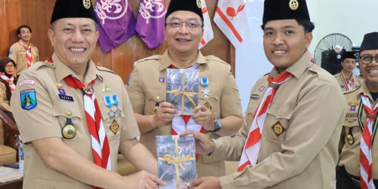 Wakil Bupati Gresik Lantik Pramuka Garuda, Dorong Lahirnya Calon Pemimpin Masa Depan