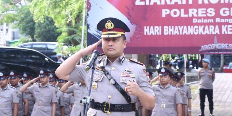 Polres Gresik Gelar Ziarah Nasional dan Tabur Bunga di TMP Kebomas Sambut Hari Bhayangkara ke-80