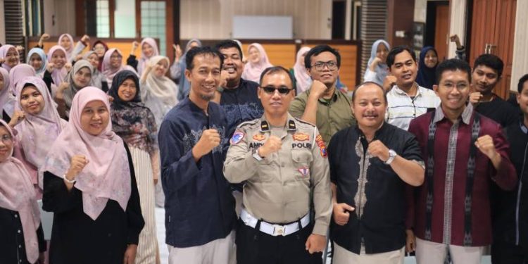 Polres Gresik Tanamkan Budaya Tertib Lalu Lintas Sejak Dini, Gandeng Guru Lewat Polantas Menyapa