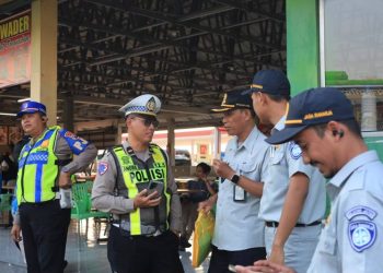 Keselamatan Penumpang Jadi Prioritas, Satlantas Polres Gresik Bersama Dirjen Hubdat Gelar Ramp Check Bus di Rest Area 726 B
