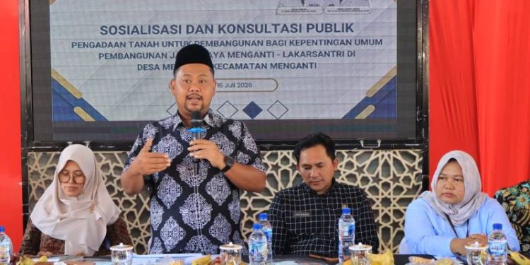 Bupati Yani Matangkan Pelebaran Jalan Menganti-Lakarsantri, Libatkan Warga dalam Tahap Pengadaan Tanah