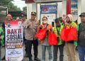Polsek Kebomas Bersama YALPK Group Gelar Bakti Sosial Bagikan Sembako dan BBM Gratis Kepada Ojol