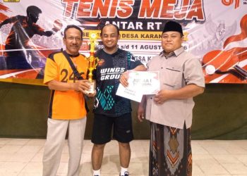 Semarak Kemerdekaan, Tenis Meja Jadi Ajang Kompetisi Antar RT di Karangrejo Manyar