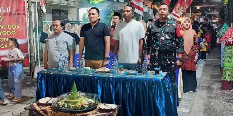 Kampung Biyodo Gresik Kembali Viral, Ribuan Lampu Hias Sulap Desa Beton Jadi Wisata Malam