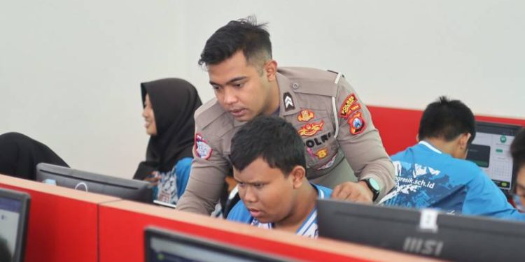Polres Gresik Gelar Edukasi AI untuk 116 Pelajar SMKS Semen Gresik