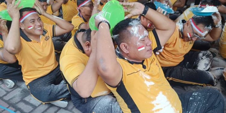 Semarak HUT RI ke-81, Polres Gresik Gelar Olahraga Bersama dan Lomba Tradisional Penuh Keakraban