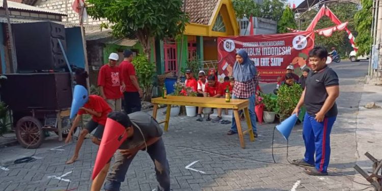 Serunya Agustusan di Samirplapan: Anak-anak, Ibu-ibu hingga Bapak-bapak Ikut Berlomba