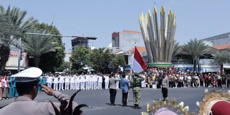 Upacara HUT ke-81 RI Berlangsung Khidmat, Kapolres Gresik: Generasi Muda Harus Jadi Penerus Semangat Pahlawan