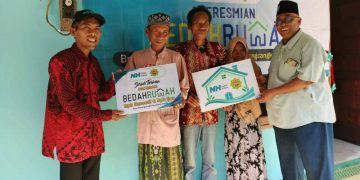 Kado HUT RI, NH dan BMT Mandiri Sejahtera Jatim Serahkan Rumah Layak Huni untuk Warga Karangcangkring Dukun