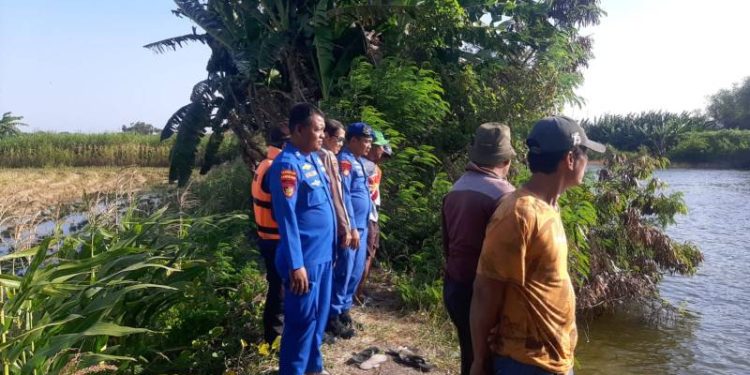 Respons Cepat Polsek Menganti Bersama Tim Gabungan, Korban Tenggelam di Tambak Gresik Berhasil Ditemukan