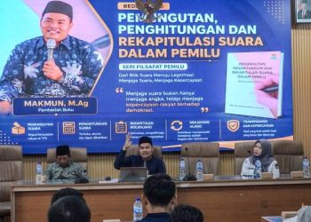 Bedah Buku di KPU Gresik, Makmun: Demokrasi Sehat Bukan Hanya Memilih, tetapi Menghadirkan Kompetisi Gagasan