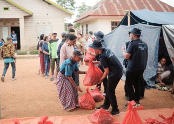 Petrokimia Gresik Salurkan Bantuan Untuk Masyarakat Terdampak Gempa NTT