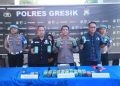 Lapor Lewat 110, Satresnarkoba Polres Gresik Temukan 10,8 Kg Ganja dalam Vespa di Gudang Ekspedisi