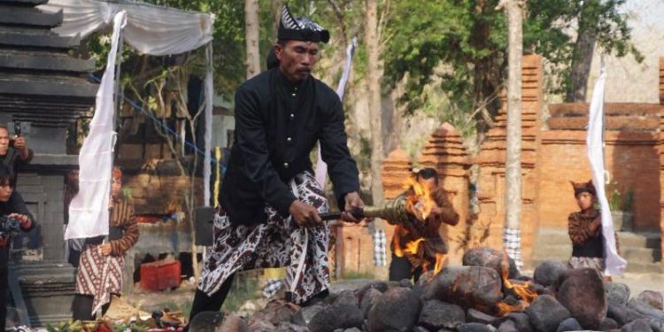Pengambilan Api Kayangan Api Meriahkan Hari Jadi Bojonegoro, Dikirab ke Kalitidu dan Trucuk