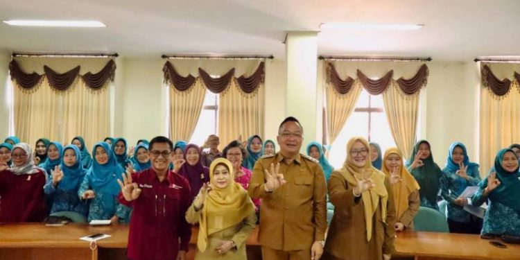 Buka Sosialisasi, Wabup Alif Tekankan Kolaborasi dan Dukungan Bersama dalam Penanggulangan HIV/AIDS di Gresik