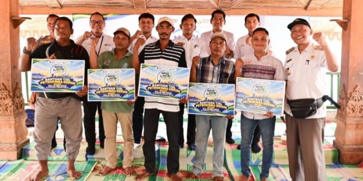 Petrokimia Gresik Salurkan Bantuan Senilai 100 Juta Untuk Nelayan Sekitar Perusahaan