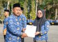 Peringatan HUT ke-81 Provinsi Jawa Timur Dirangkai dengan Penyerahan SK PPPK Paruh Waktu, Bupati Gresik Tekankan Kinerja dan Pelayanan Publik