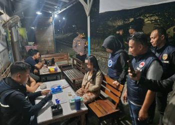 Kapolres Gresik Pimpin Operasi Gabungan Miras dan Narkoba, Puluhan Pengunjung Kafe di Tes Urine