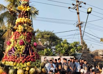 Merawat Tradisi, Warga Pongangan Gelar Kirab Tumpeng Raksasa