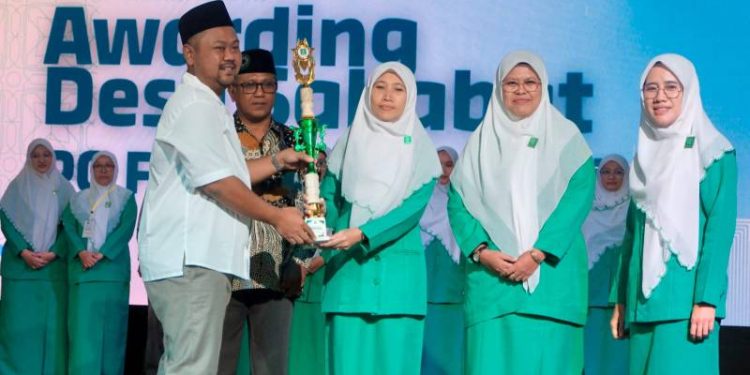 Puncak Hari Santri 2026, Fatayat NU Gresik Perkuat Kemandirian Desa dan Sinergi Lintas Sektor